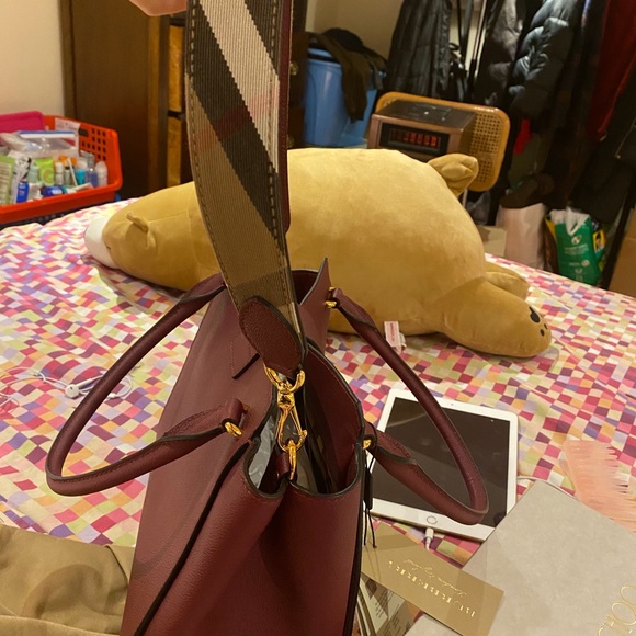 Burberry - Picture 9 of 10